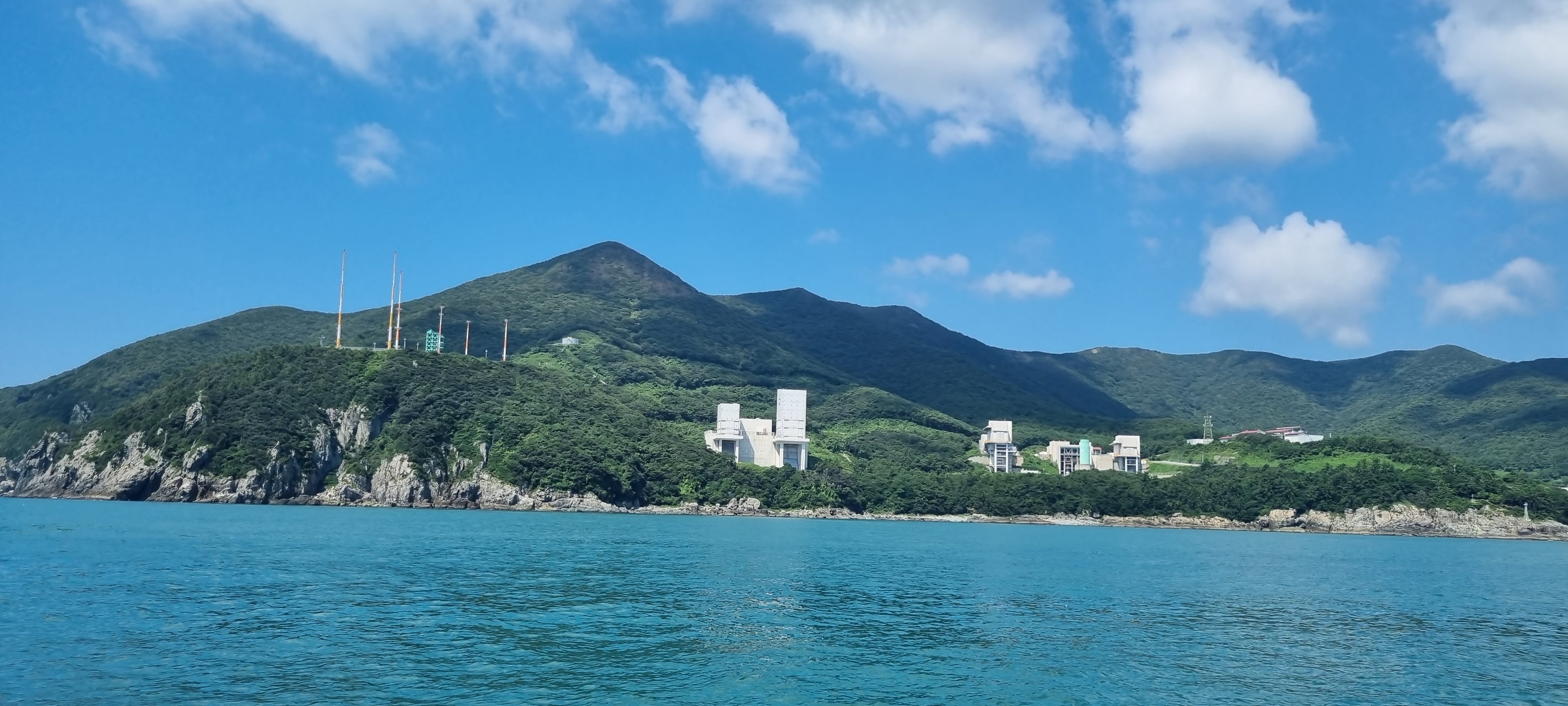 나로우주센터가 보이는 탁 트인 바다